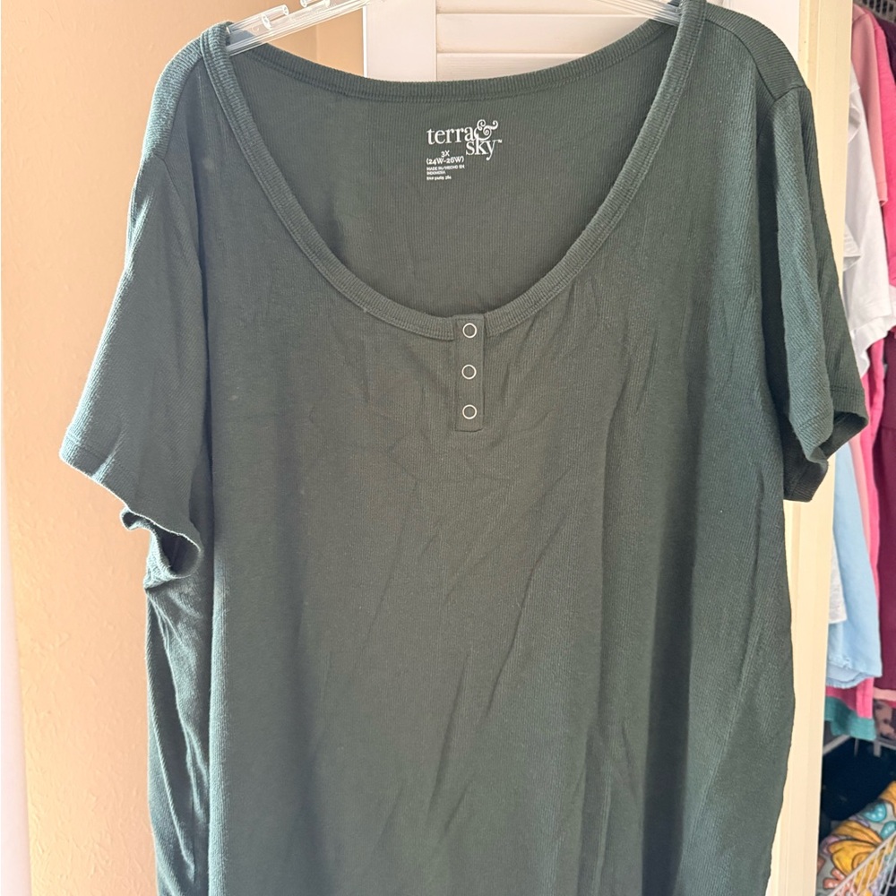 Terra & Sky Women's Olive Short Sleeve Tee